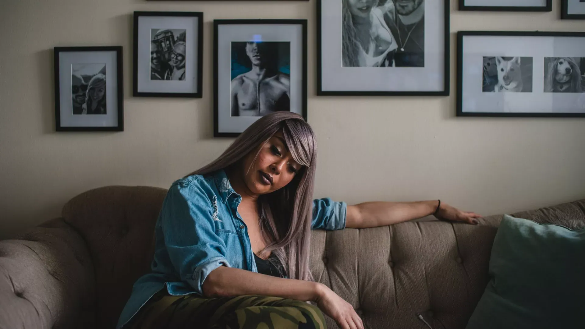 Portrait of 那克鲁兹 on the couch.