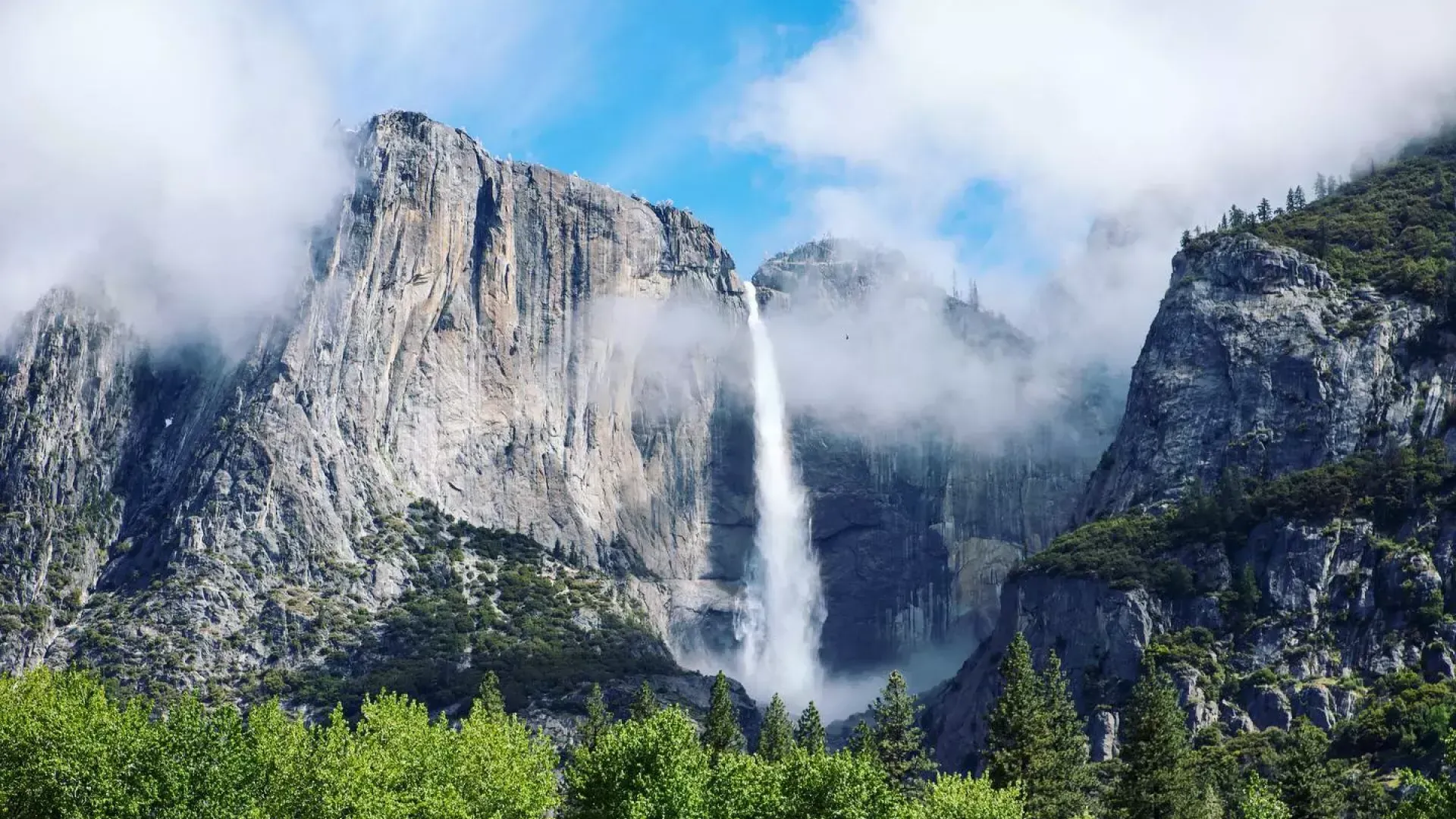 Cataratas de Yosemite no Parque Nacional de Yosemite.